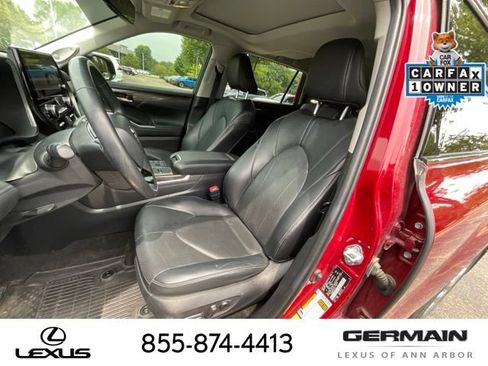 Used 2023 Toyota Highlander Limited AWD/4WD image 12