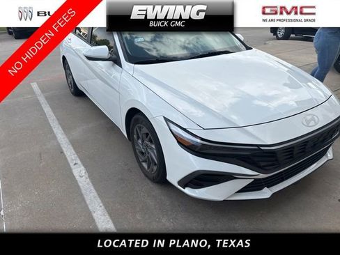 Used 2024 Hyundai Elantra SEL FWD image 1