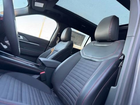 New 2026 Ford Explorer ST-Line w/ ST-Line Street Pack image 9