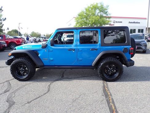 Used 2024 Jeep Wrangler Unlimited AWD/4WD image 2