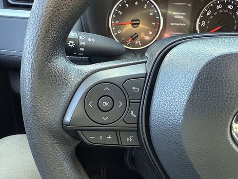 Used 2021 Toyota RAV4 LE image 32