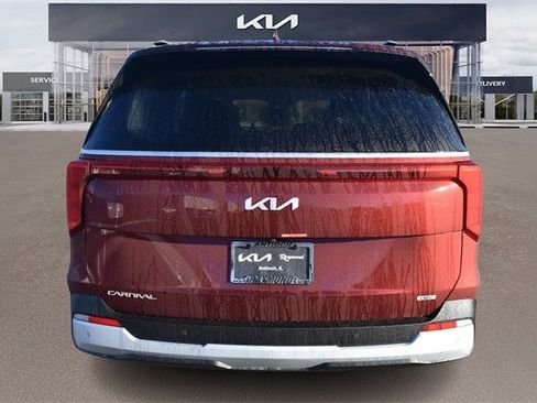 New 2026 Kia Carnival EX image 4