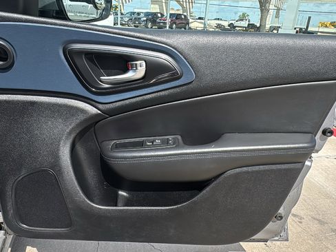 Used 2015 Chrysler 200 S FWD image 24