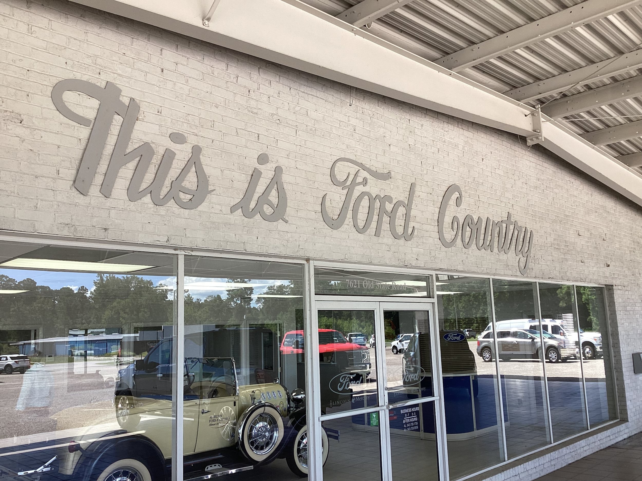 Used 2018 Ford Explorer Limited FWD image 17