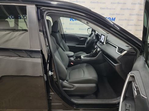 Used 2024 Toyota RAV4 XLE image 12
