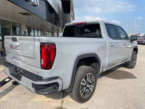 Used 2025 GMC Sierra 1500 AT4 w/ Technology Package AWD/4WD image 3