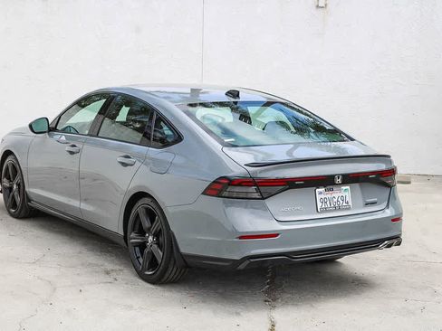 Used 2025 Honda Accord Sport image 6