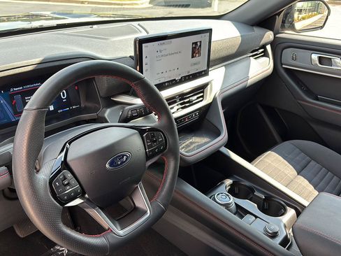Used 2026 Ford Explorer ST-Line AWD/4WD image 14