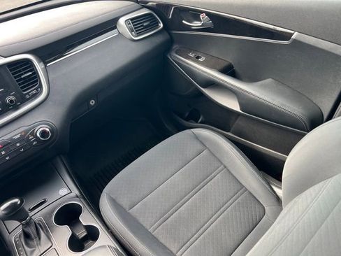 Used 2016 Kia Sorento L image 13