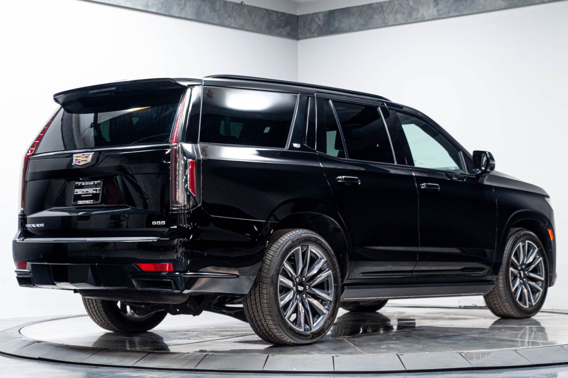 Used 2024 Cadillac Escalade Sport Platinum AWD/4WD image 16