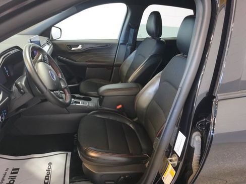 Used 2025 Ford Escape ST-Line Select AWD/4WD image 9