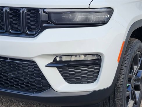 New 2025 Jeep Grand Cherokee Limited image 6