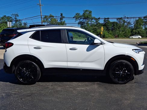 Used 2024 Buick Encore GX Sport Touring w/ Experience Buick Package AWD/4WD image 7