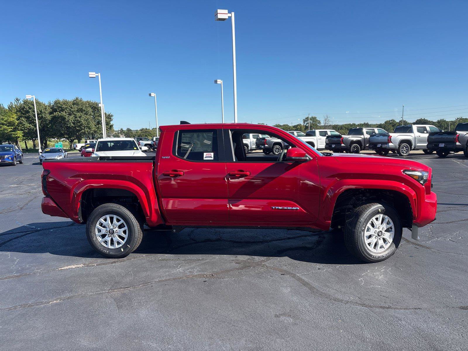 Used 2026 Toyota Tacoma SR5 AWD/4WD image 11