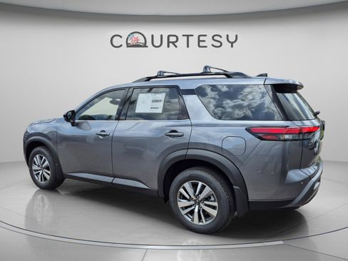 New 2026 Nissan Pathfinder SL AWD/4WD image 4