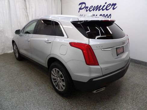 Used 2017 Cadillac XT5 Luxury w/ Driver Awareness Package AWD/4WD image 4
