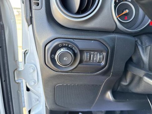 Used 2018 Jeep Wrangler Unlimited Sport S image 15