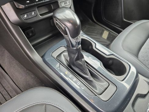 Used 2022 Chevrolet Colorado Z71 AWD/4WD image 14