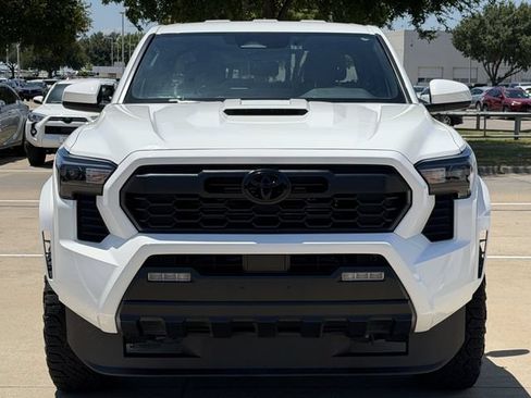 Certified 2025 Toyota Tacoma TRD Sport AWD/4WD image 8