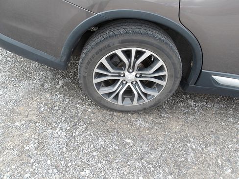 Used 2016 Mitsubishi Outlander AWD image 3