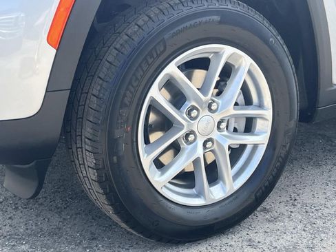 New 2025 Jeep Grand Cherokee Laredo X w/ Luxury Tech Group I image 9