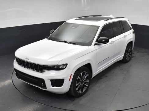 Used 2022 Jeep Grand Cherokee Overland w/ Adv Protech Group III AWD/4WD image 39