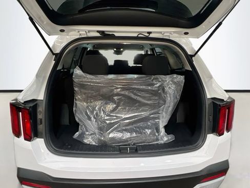 Certified 2024 Kia Sorento LX FWD image 25