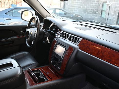 Used 2013 Chevrolet Tahoe LTZ image 18