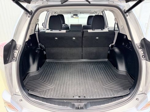 Used 2018 Toyota RAV4 XLE FWD image 24