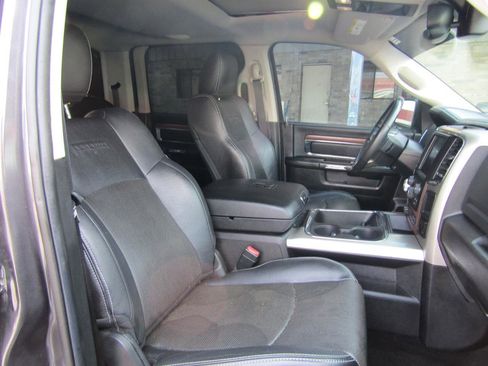 Used 2016 RAM 1500 Laramie w/ Convenience Group image 12