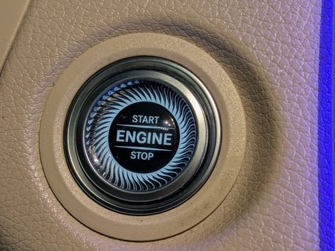 Used 2021 Mercedes-Benz C 300 Sedan image 17