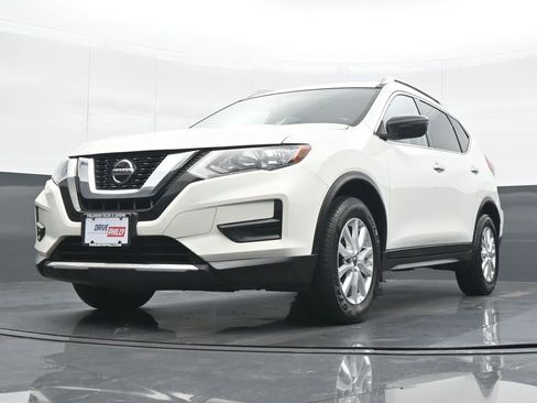 Used 2020 Nissan Rogue S w/ Special Edition Package image 16
