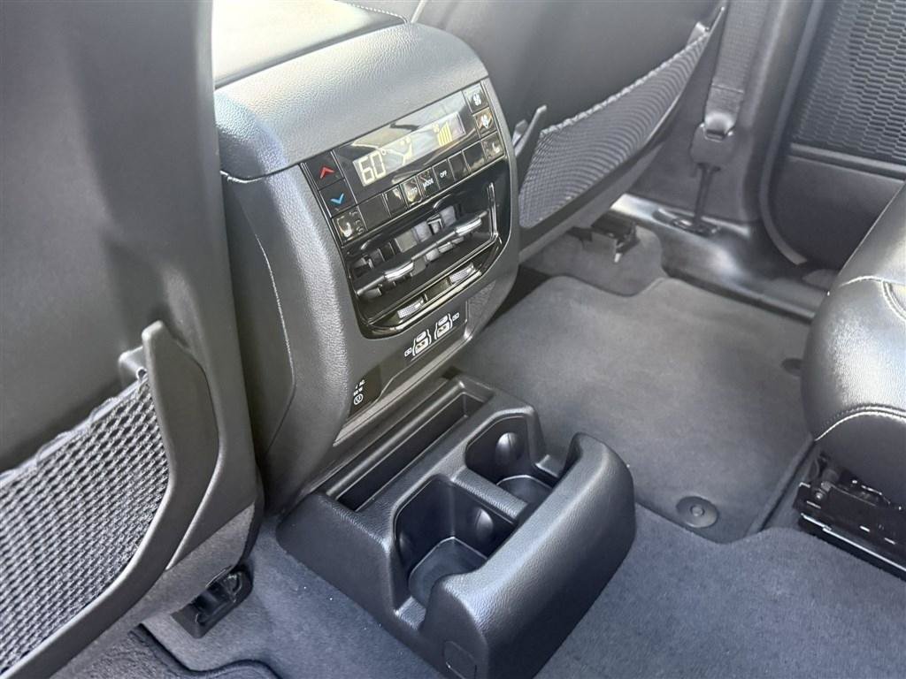 Used 2024 Jeep Grand Cherokee L Limited w/ Luxury Tech Group II AWD/4WD image 24