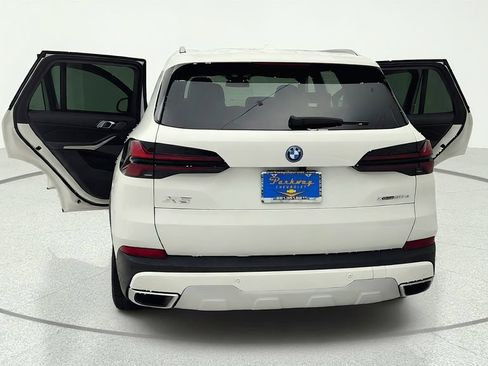 Used 2025 BMW X5 xDrive50e AWD/4WD image 33