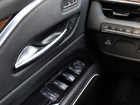 Used 2023 Cadillac Escalade ESV Luxury image 36