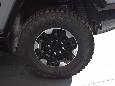 New 2024 GMC Hummer EV 2X w/ Extreme Off-Road Package image 14