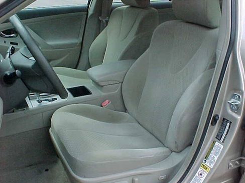 Used 2007 Toyota Camry LE FWD image 16