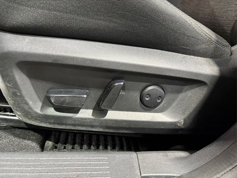 Used 2023 Nissan Rogue SV image 36