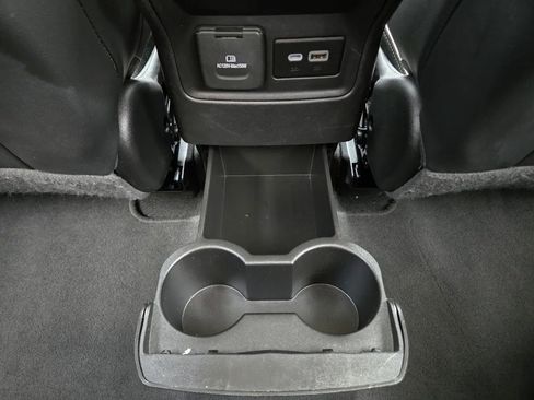 Used 2022 GMC Acadia Denali w/ Denali Technology Package image 30