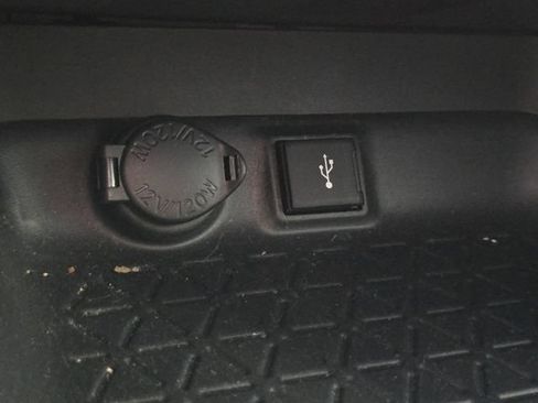 Used 2020 Toyota RAV4 LE w/ All Weather Liner Package AWD/4WD image 27