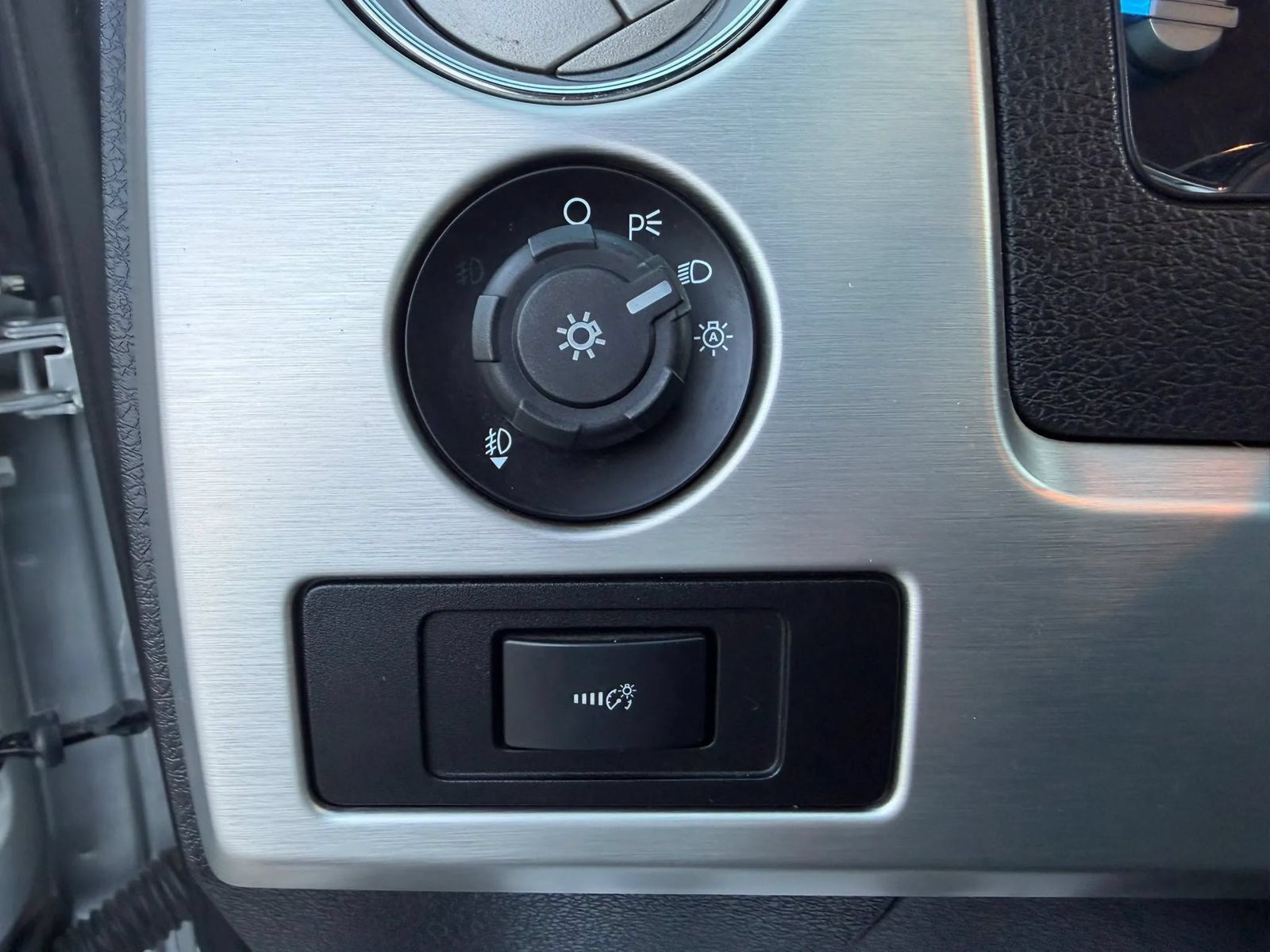 Used 2013 Ford F150 Platinum AWD/4WD image 13