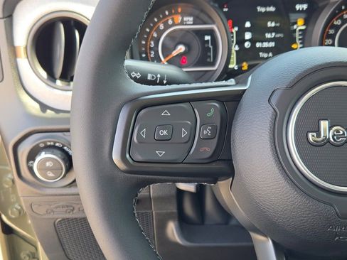 New 2025 Jeep Gladiator Willys image 26