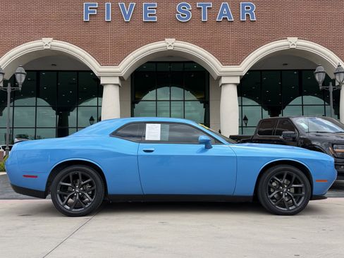 Used 2023 Dodge Challenger SRT Hellcat RWD image 3