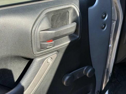 Used 2017 Jeep Wrangler Unlimited Sport w/ Connectivity Group AWD/4WD image 11