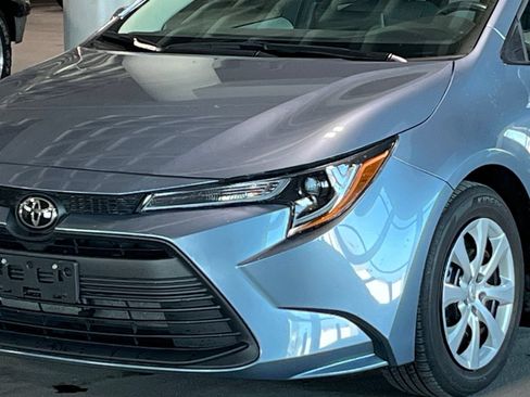 Used 2023 Toyota Corolla LE w/ Carpet Mat Package (TMS) FWD image 5