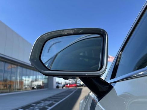 Used 2022 Volvo S90 B6 Inscription w/ Advanced Package image 12