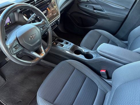 Used 2023 Chevrolet Bolt LT image 4