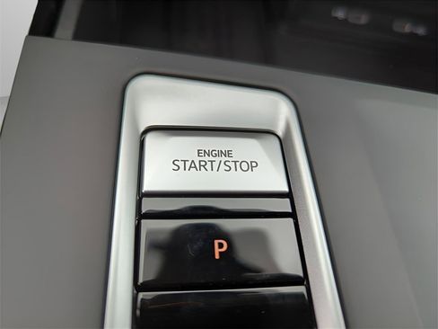 New 2026 Volkswagen Atlas SE image 41