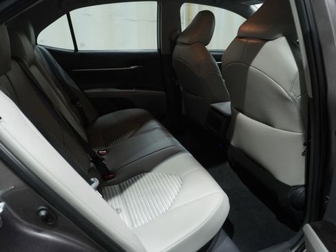 Used 2024 Toyota Camry SE FWD image 14