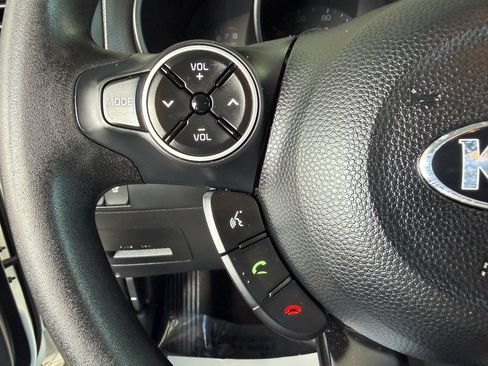 Used 2016 Kia Soul FWD image 10